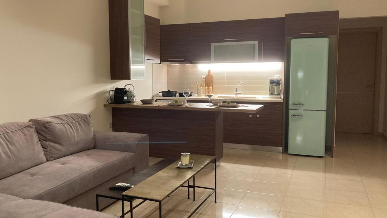 Bright Luxury Apt. Volos Buitenkant foto
